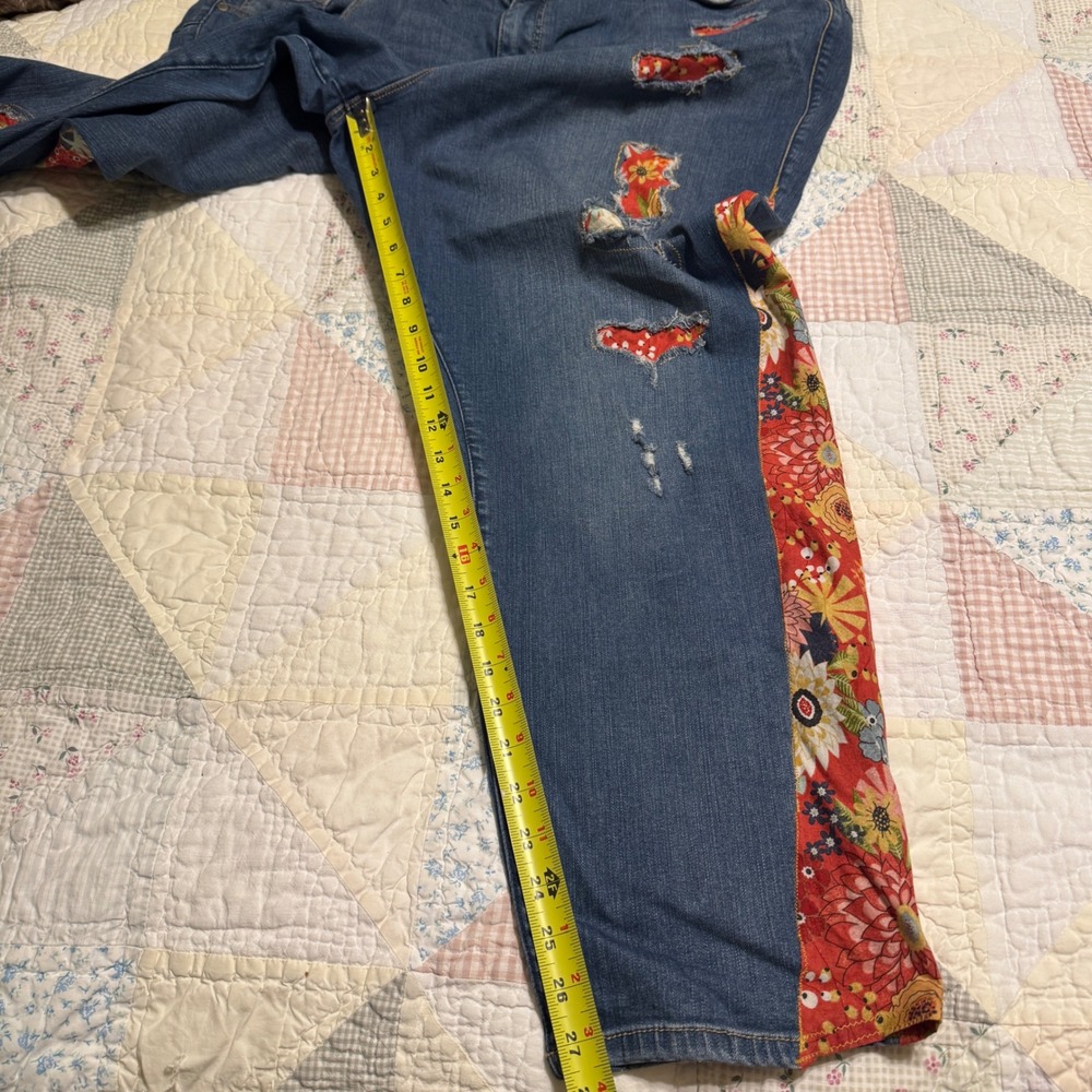 Torrid Bombshell Upcycled Floral Patchwork Straight Leg Jeans Blue 28T Plus Size - Picture 7 of 11